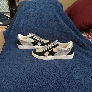 Vintage Havana Sneakers in Black and Chrome Box